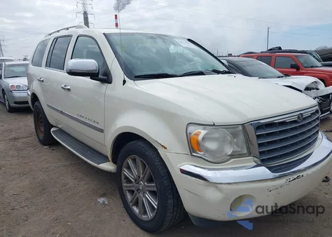 2008 Chrysler Aspen Limited z USA, uszkodzony, nr VIN 1A8HW58228F113941